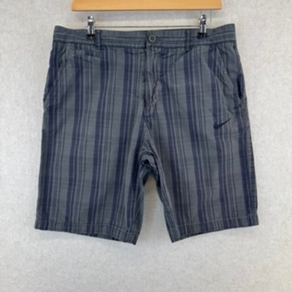 Nike Men's Striped Casual Golf Athletic Shorts Gray Navy Size 34